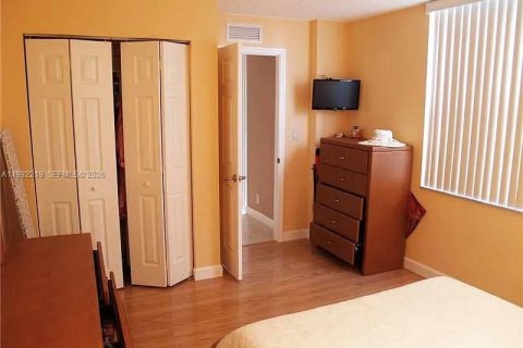 Copropriété à louer à Hallandale Beach, Floride: 1 chambre, 120.77 m2 № 2060701 - photo 8