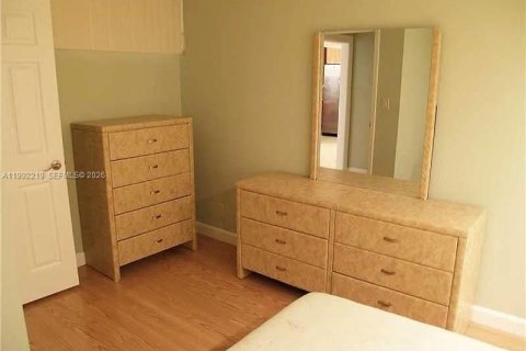 Copropriété à louer à Hallandale Beach, Floride: 1 chambre, 120.77 m2 № 2060701 - photo 11