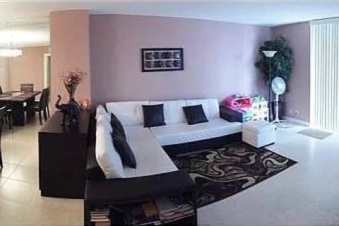 Copropriété à louer à Hallandale Beach, Floride: 1 chambre, 120.77 m2 № 2060701 - photo 18