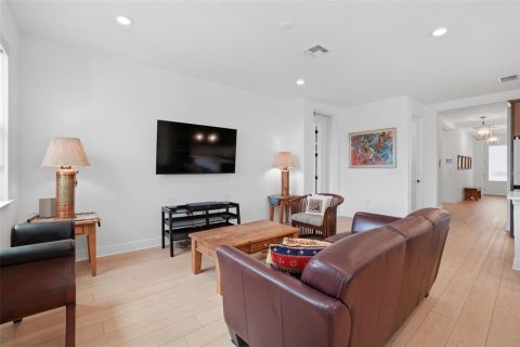 Casa en venta en Apopka, Florida, 3 dormitorios, 171.31 m2 № 2208982 - foto 16