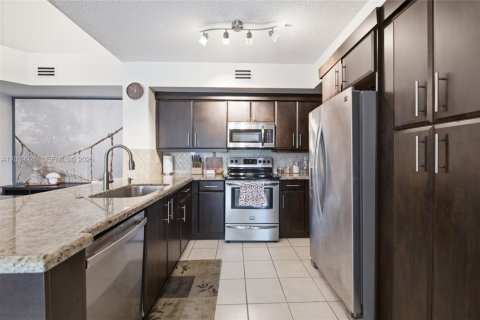 Copropriété à vendre à Miramar, Floride: 2 chambres, 90.77 m2 № 2089597 - photo 12