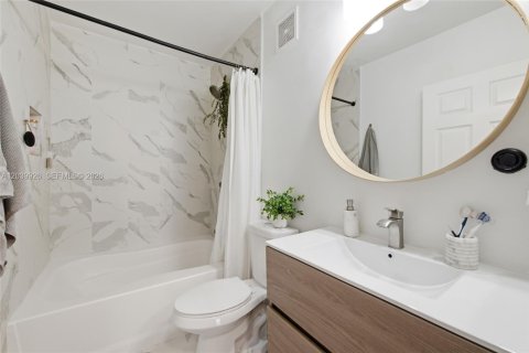 Copropriété à vendre à Miramar, Floride: 2 chambres, 90.77 m2 № 2089597 - photo 17