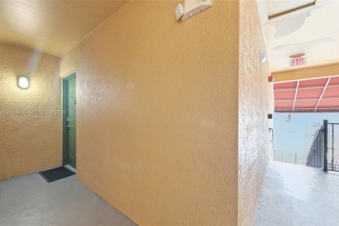 Copropriété à vendre à Miramar, Floride: 2 chambres, 90.77 m2 № 2089597 - photo 23