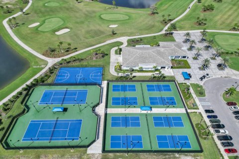 Casa en venta en Port St. Lucie, Florida, 3 dormitorios, 237.27 m2 № 2303631 - foto 16