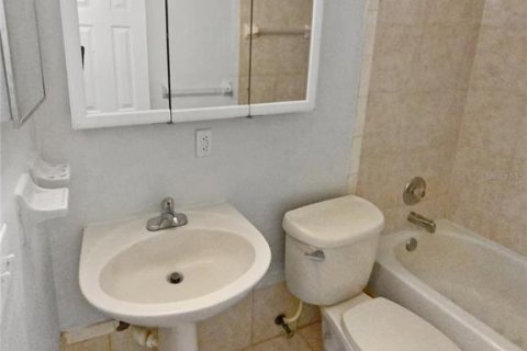 Condo in Port Richey, Florida, 2 bedrooms  № 1588830 - photo 16