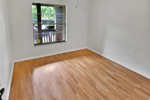Condo in Port Richey, Florida, 2 bedrooms  № 1588830 - photo 7