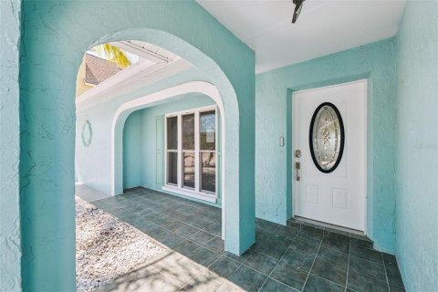 House in Hudson, Florida 2 bedrooms, 131.46 sq.m. № 1853608 - photo 8
