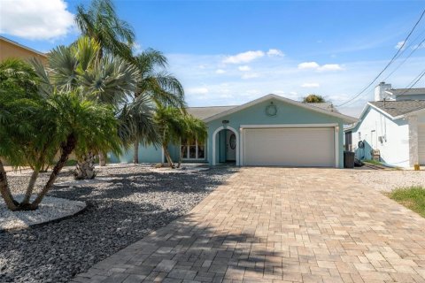 House in Hudson, Florida 2 bedrooms, 131.46 sq.m. № 1853608 - photo 6