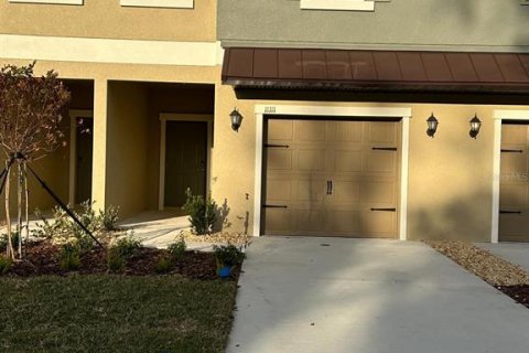 Adosado en ANGELINE en Land O' Lakes, Florida 3 dormitorios, 154.78 m2 № 2296351