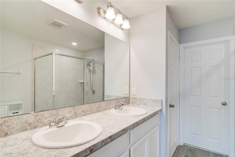 Купить таунхаус в Уинтер-Гарден, Флорида 10 комнат, 172.15м2, № 1899061 - фото 18