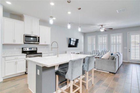 Купить таунхаус в Уинтер-Гарден, Флорида 10 комнат, 172.15м2, № 1899061 - фото 4