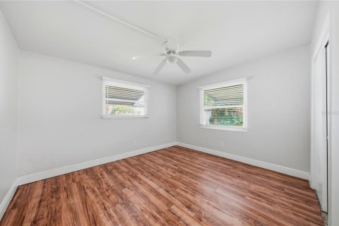House in Largo, Florida 2 bedrooms, 107.12 sq.m. № 2197535 - photo 16