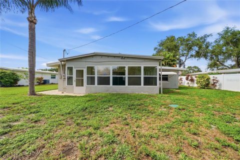 House in Largo, Florida 2 bedrooms, 107.12 sq.m. № 2197535 - photo 26