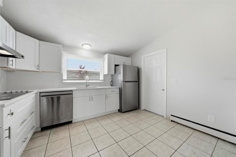 House in Largo, Florida 2 bedrooms, 107.12 sq.m. № 2197535 - photo 14