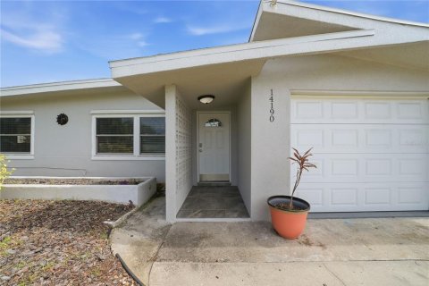 House in Largo, Florida 2 bedrooms, 107.12 sq.m. № 2197535 - photo 4