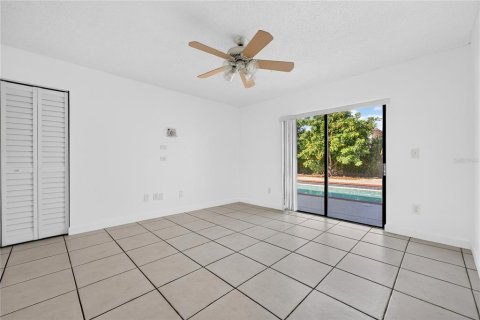 Villa ou maison à vendre à Miami, Floride: 4 chambres, 155.52 m2 № 2413952 - photo 10