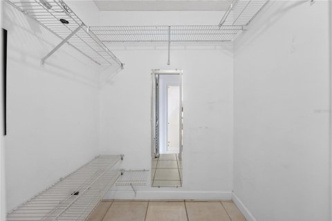 Villa ou maison à vendre à Miami, Floride: 4 chambres, 155.52 m2 № 2413952 - photo 14