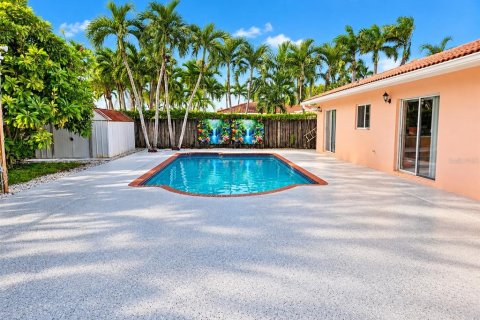 Villa ou maison à vendre à Miami, Floride: 4 chambres, 155.52 m2 № 2413952 - photo 4