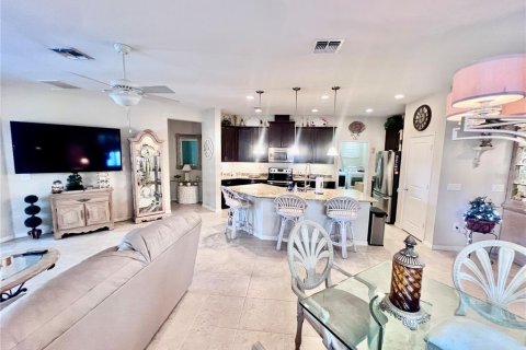 House in Sanford, Florida 5 bedrooms, 269.6 sq.m. № 1903014 - photo 8