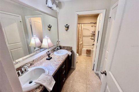 House in Sanford, Florida 5 bedrooms, 269.6 sq.m. № 1903014 - photo 11