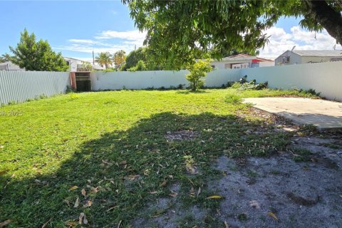 Снять в аренду виллу или дом в Майами, Флорида 2 спальни, 111.48м2, № 1965969 - фото 23