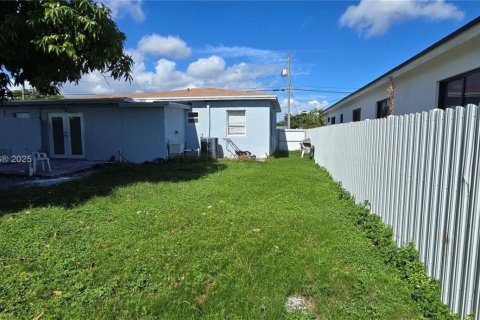 Снять в аренду виллу или дом в Майами, Флорида 2 спальни, 111.48м2, № 1965969 - фото 21