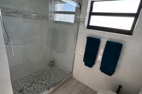 Copropriété à louer à Hollywood, Floride: 2 chambres, 130.06 m2 № 1892094 - photo 29