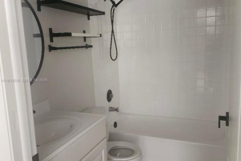 Copropriété à louer à Cutler Bay, Floride: 2 chambres, 91.04 m2 № 1976401 - photo 11