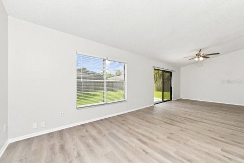 Villa ou maison à louer à Orlando, Floride: 3 chambres, 124.49 m2 № 2398675 - photo 6