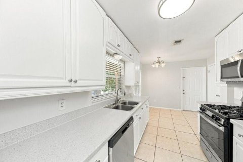Villa ou maison à louer à Orlando, Floride: 3 chambres, 124.49 m2 № 2398675 - photo 9