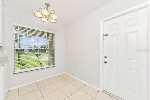 Villa ou maison à louer à Orlando, Floride: 3 chambres, 124.49 m2 № 2398675 - photo 7