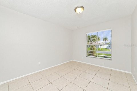 Villa ou maison à louer à Orlando, Floride: 3 chambres, 124.49 m2 № 2398675 - photo 13