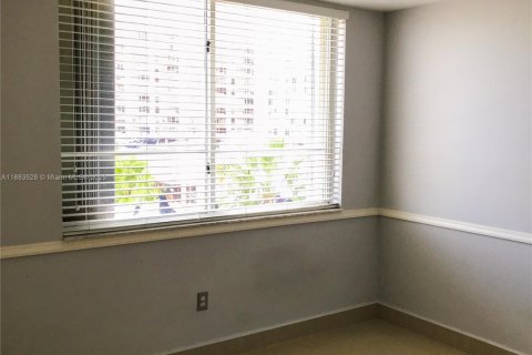 Copropriété à louer à Miami Beach, Floride: 2 chambres, 111.48 m2 № 1929798 - photo 7