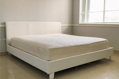 Copropriété à louer à Miami Beach, Floride: 2 chambres, 111.48 m2 № 1929798 - photo 6