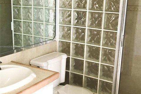 Copropriété à louer à Miami Beach, Floride: 2 chambres, 111.48 m2 № 1929798 - photo 10