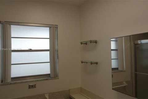 Copropriété à louer à Hallandale Beach, Floride: 1 chambre, 69.68 m2 № 1790752 - photo 15
