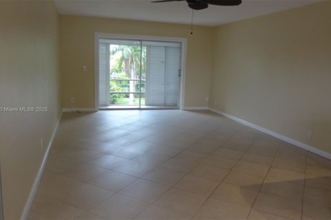 Copropriété à louer à Hallandale Beach, Floride: 1 chambre, 69.68 m2 № 1790752 - photo 11