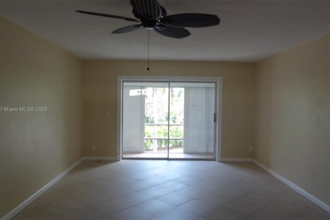 Copropriété à louer à Hallandale Beach, Floride: 1 chambre, 69.68 m2 № 1790752 - photo 4
