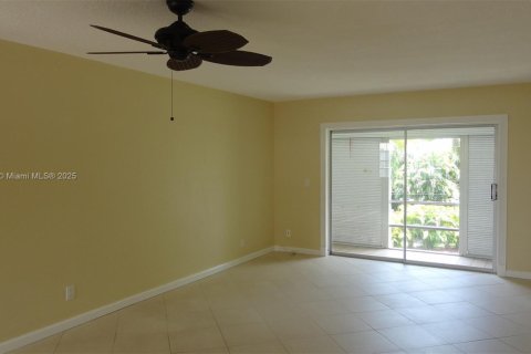 Copropriété à louer à Hallandale Beach, Floride: 1 chambre, 69.68 m2 № 1790752 - photo 5