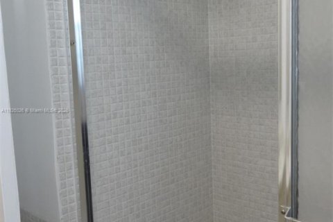 Copropriété à louer à Hallandale Beach, Floride: 1 chambre, 69.68 m2 № 1790752 - photo 16