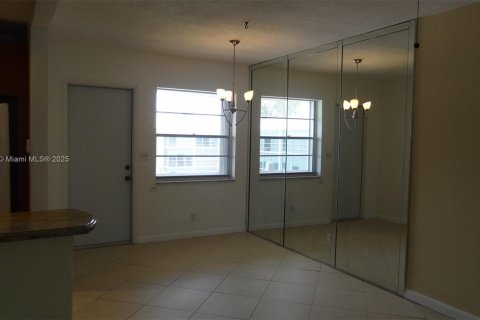 Copropriété à louer à Hallandale Beach, Floride: 1 chambre, 69.68 m2 № 1790752 - photo 9