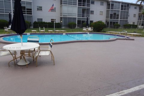 Copropriété à louer à Hallandale Beach, Floride: 1 chambre, 69.68 m2 № 1790752 - photo 30