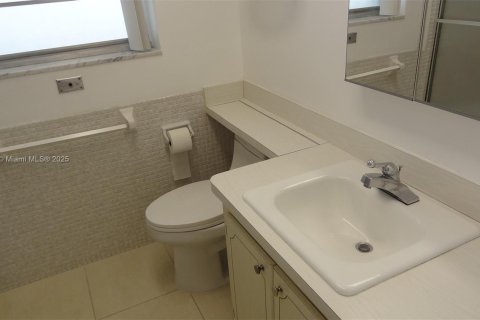 Copropriété à louer à Hallandale Beach, Floride: 1 chambre, 69.68 m2 № 1790752 - photo 14