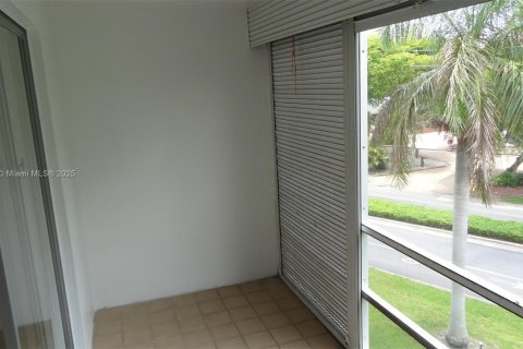 Copropriété à louer à Hallandale Beach, Floride: 1 chambre, 69.68 m2 № 1790752 - photo 18
