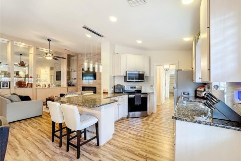 Villa ou maison à vendre à Port St. Lucie, Floride: 2 chambres, 141.68 m2 № 2041940 - photo 16