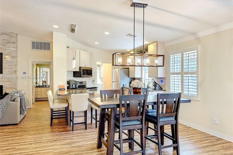 Villa ou maison à vendre à Port St. Lucie, Floride: 2 chambres, 141.68 m2 № 2041940 - photo 19