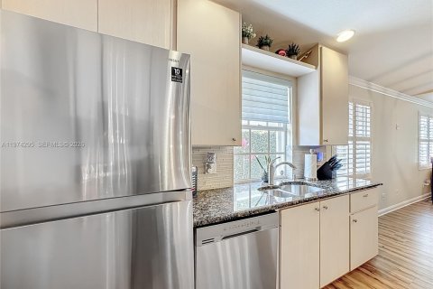 Villa ou maison à vendre à Port St. Lucie, Floride: 2 chambres, 141.68 m2 № 2041940 - photo 13