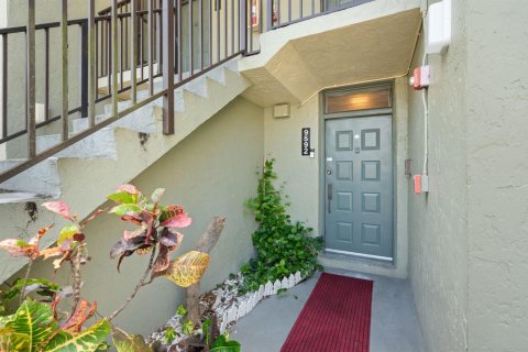 Condo in Coral Springs, Florida, 3 bedrooms  № 2383280 - photo 27