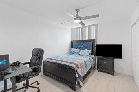 Condo in Coral Springs, Florida, 3 bedrooms  № 2383280 - photo 20