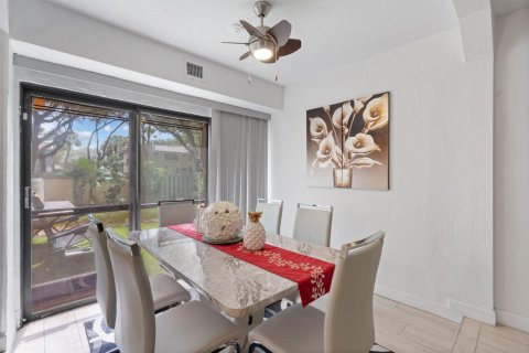 Condo in Coral Springs, Florida, 3 bedrooms  № 2383280 - photo 8